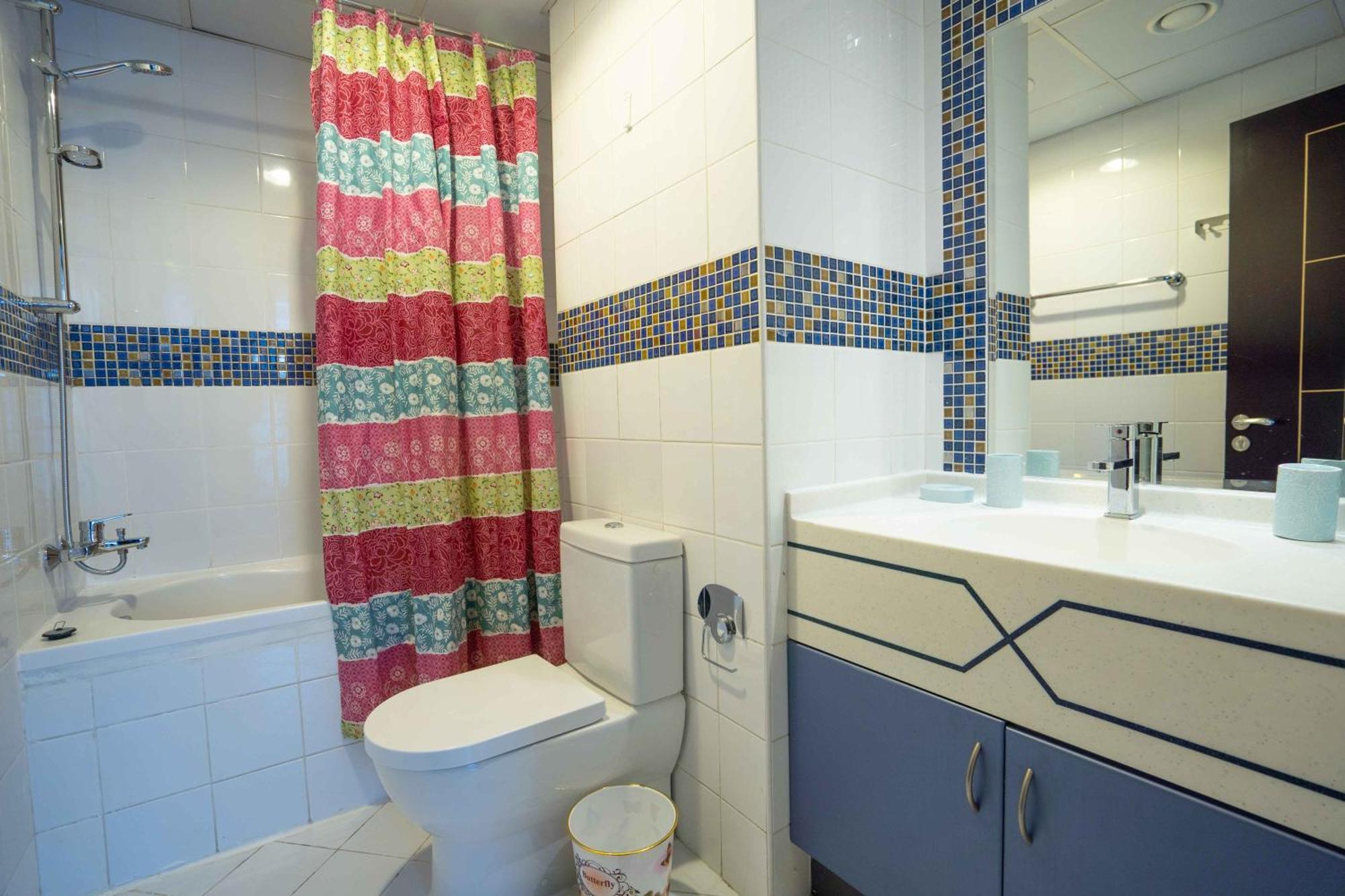 1br Near Metro Jlt Pool Gym Fast Wi-fi Apartment *