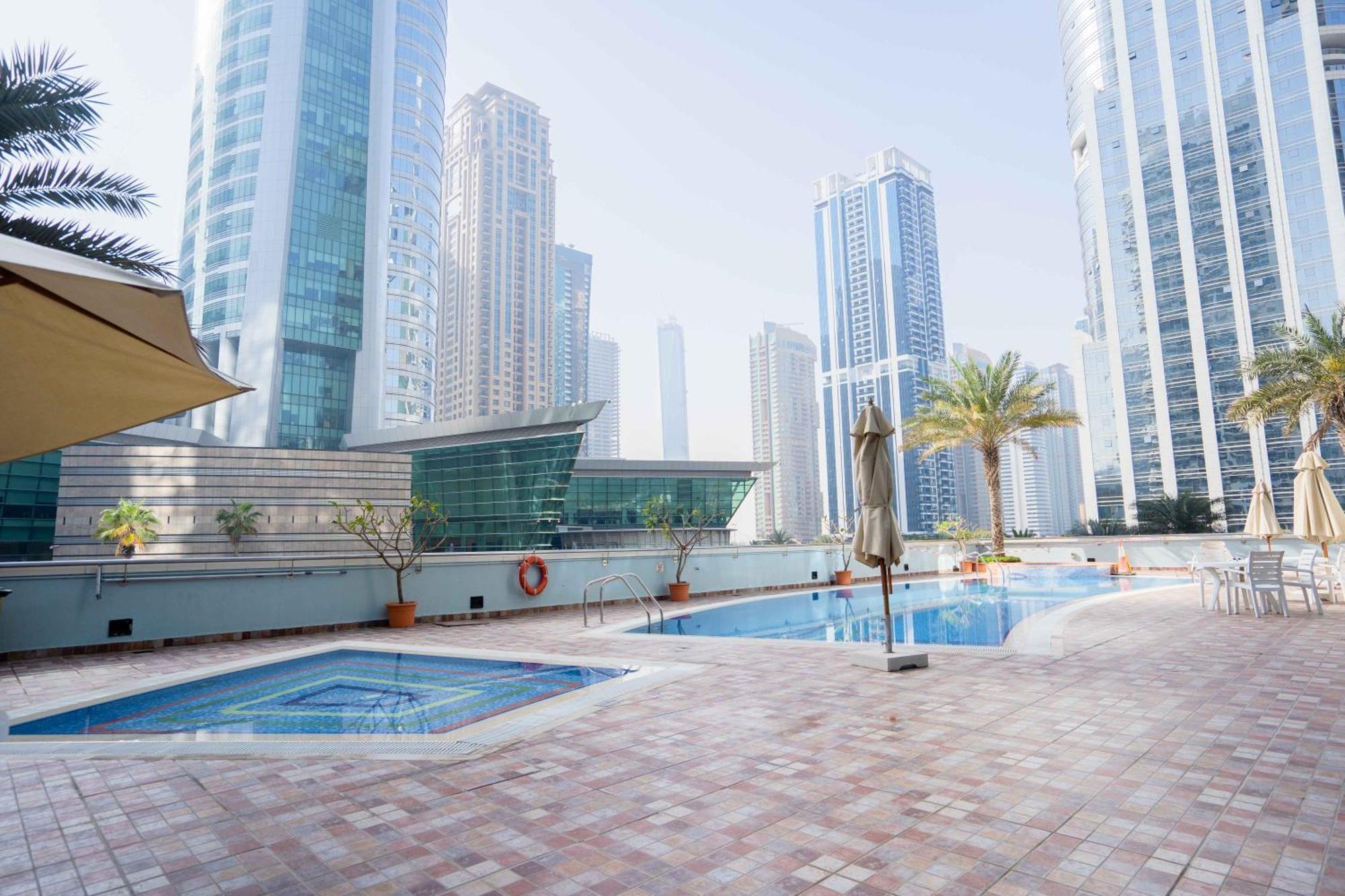 1br Near Metro Jlt Pool Gym Fast Wi-fi Apartment