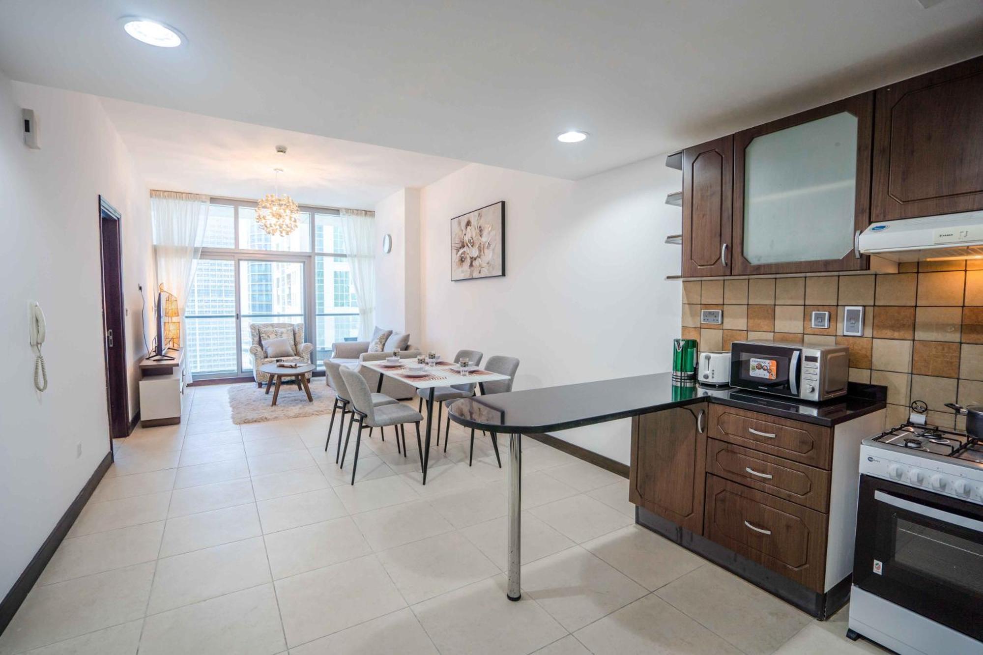 Apartment 1br Near Metro Jlt Pool Gym Fast Wi-fi *