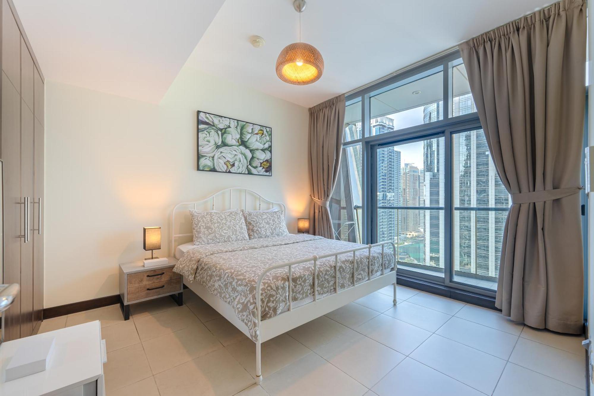 1br Near Metro Jlt Pool Gym Fast Wi-fi Apartment *