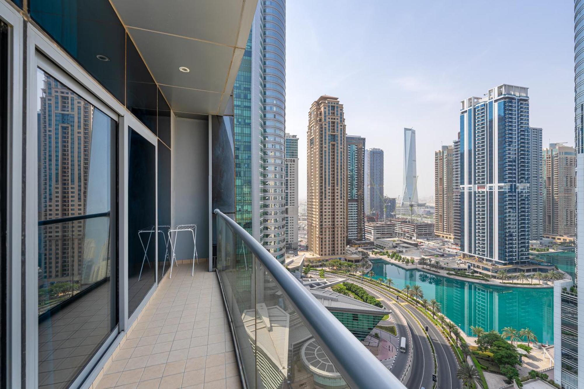 1br Near Metro Jlt Pool Gym Fast Wi-fi *